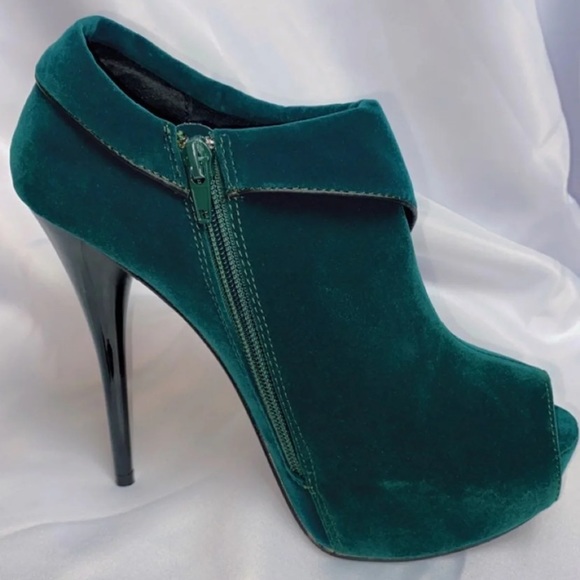 Green Hottie Thotties Heels - Picture 5 of 5